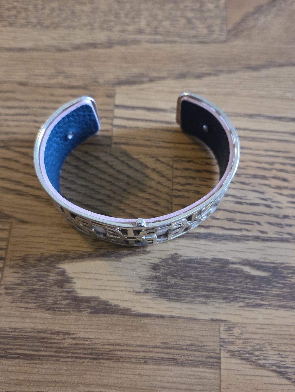 BRIGHTON "Christo London" Silver Cut-Out Cuff Bracelet W/ Leather Insert CHIC! - Picture 3 of 12